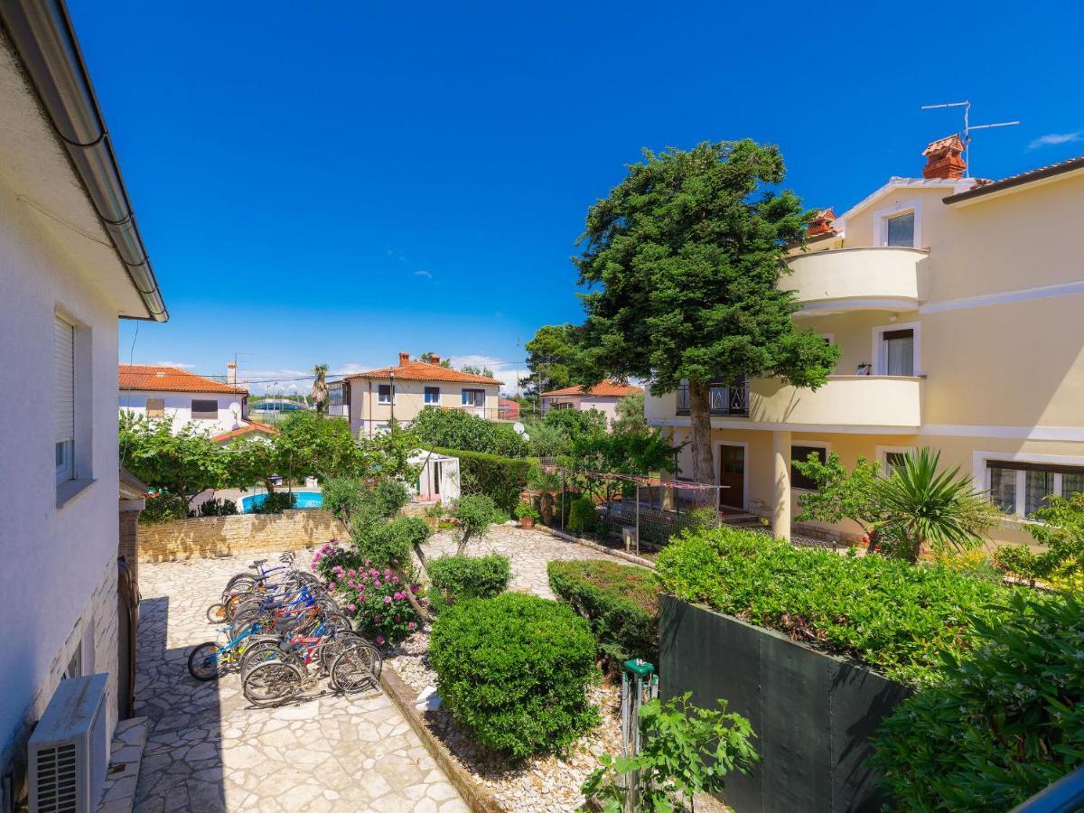 Apartment Nika-10 Umag Buitenkant foto