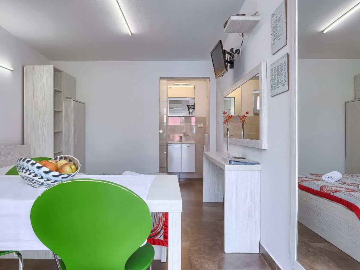 Apartment Nika-10 Umag Buitenkant foto