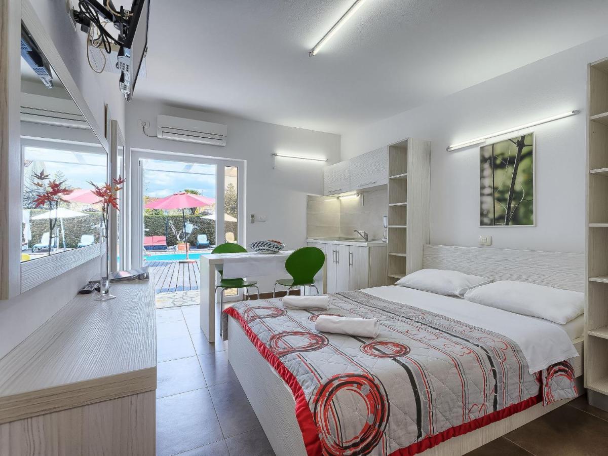 Apartment Nika-10 Umag Buitenkant foto