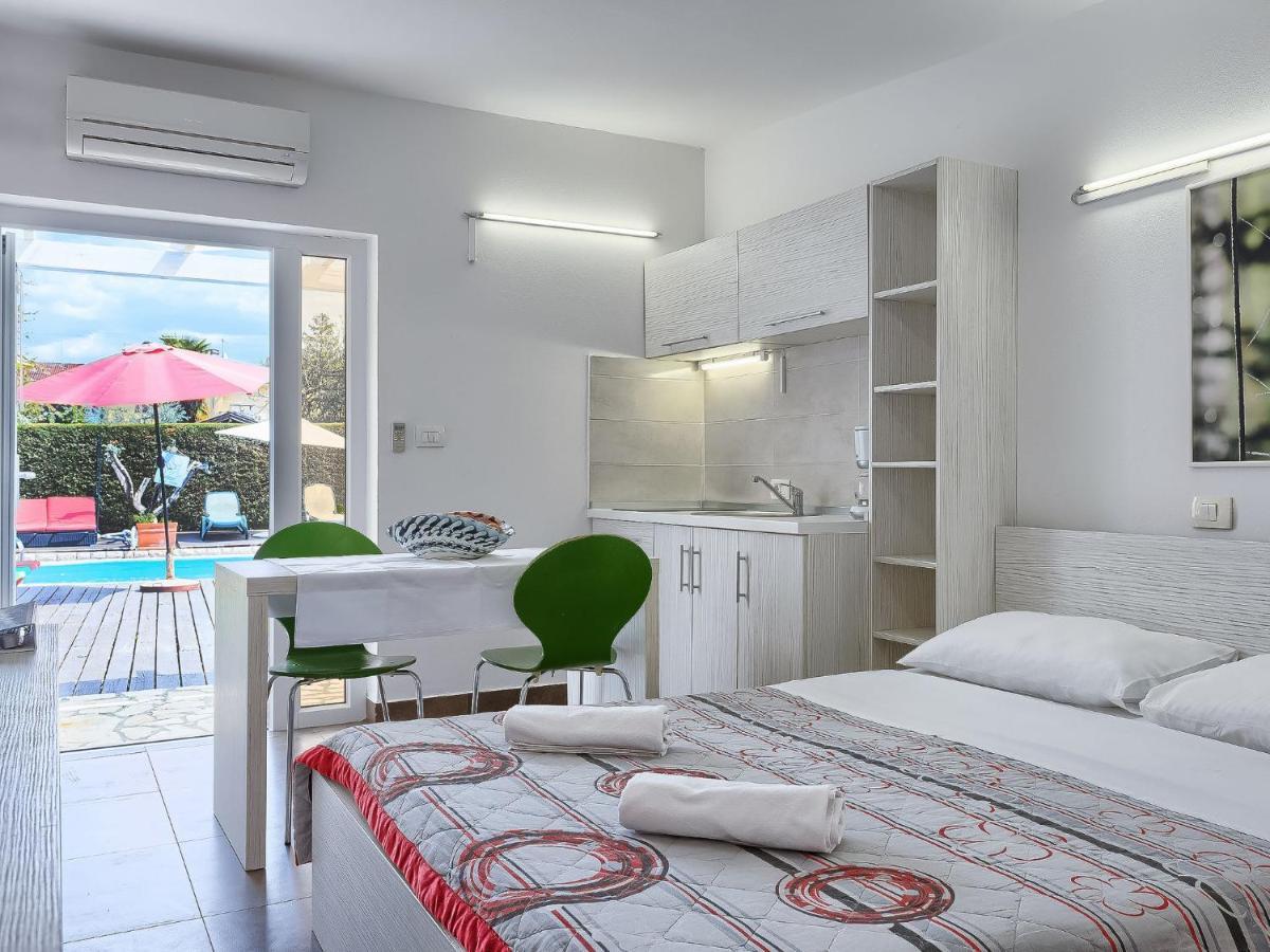 Apartment Nika-10 Umag Buitenkant foto